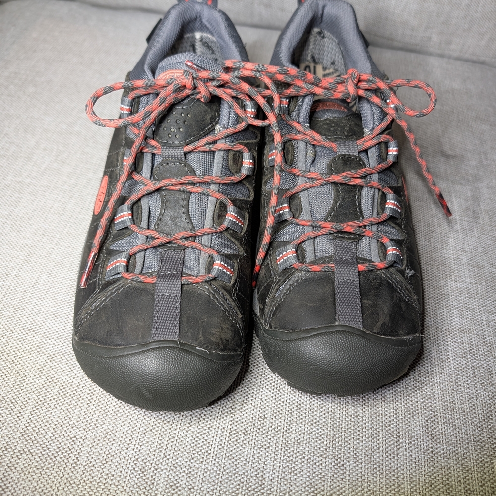 Keen Black and Red Hiking Shoes - Picture 2 of 6